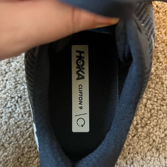 Clifton 9 hokas size 7.5 wide - Picture 10 of 10